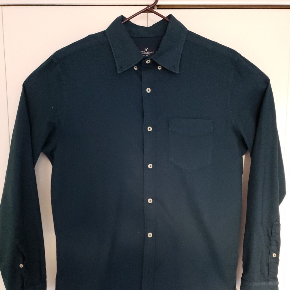 🦅American Eagle - Plain Button Down Shirt